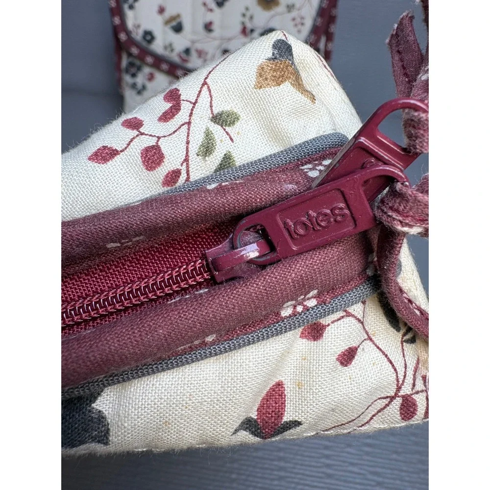 Totes Vintage Style Quilted Floral‎ Makeup Bag & Mirror Pouch Set Cream Burgundy